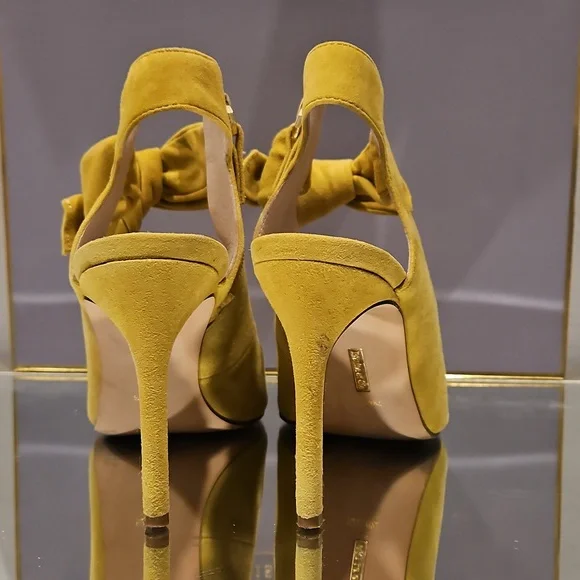 Louise et Cie Yellow Suede Women's Heels - Picture 3 of 4